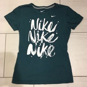 Women's Nike slim fit t-shirt